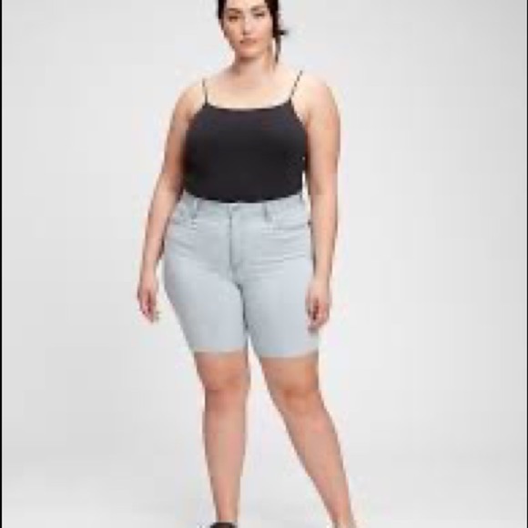 GAP Denim Shorts - Picture 4 of 8